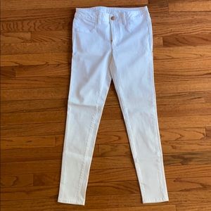 American Eagle White mid rise jeans